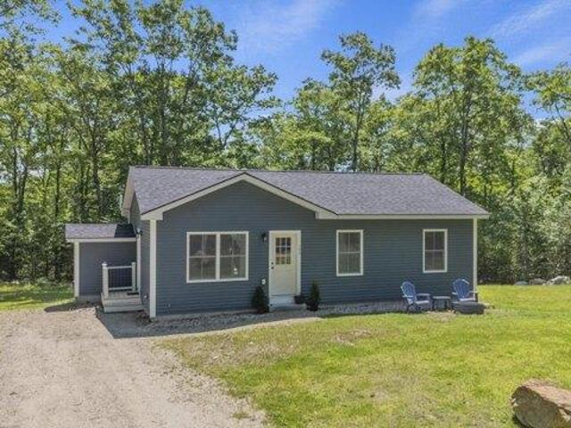 House for sale in Naples, Maine