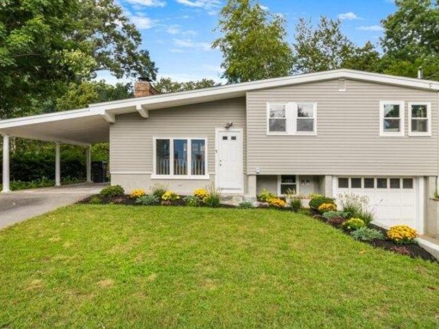 House for sale in West Natick, Natick