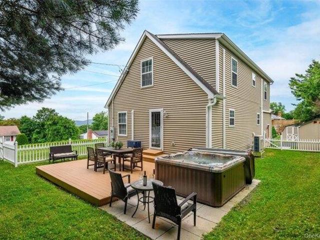 House for sale in New Fairfield, Connecticut