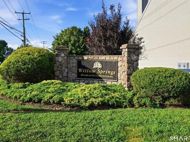 Condo for sale in Willow Springs, New Milford