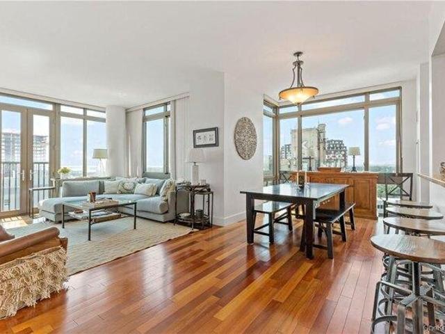Condo for sale in New Rochelle, New York