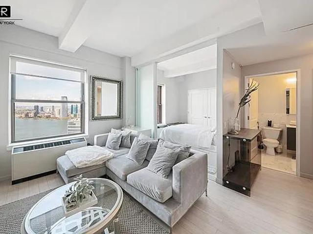Condo for rent in Arverne, New York