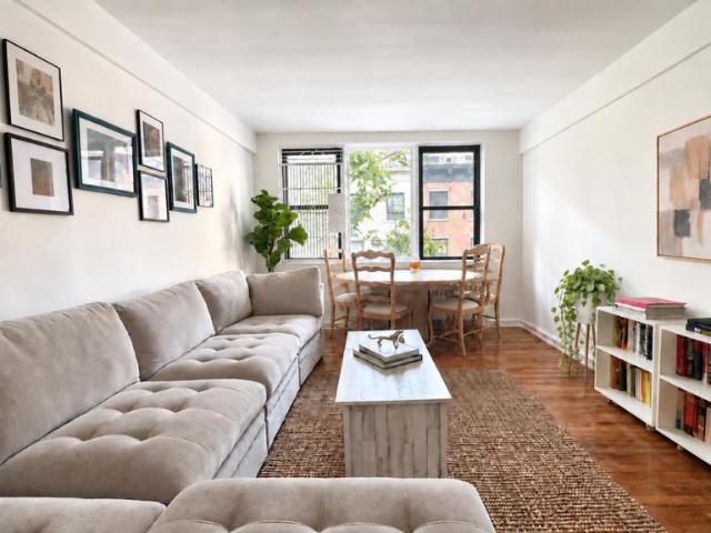 Apartment for sale in Manhattan Community Board 6, New York