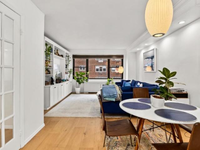 Apartment for sale in Arverne, New York