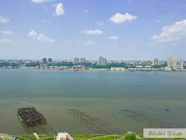 Apartment for sale in Arverne, New York