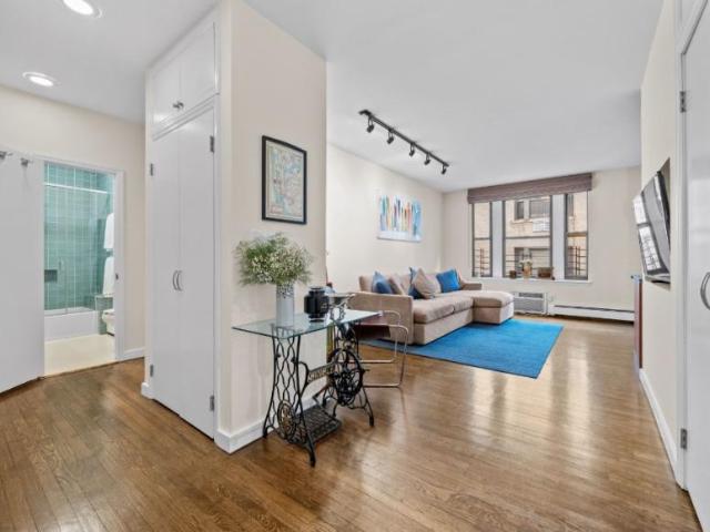 Apartment for sale in Arverne, New York