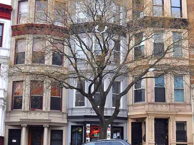 Townhouse for sale in Manhattan Community Board 9, New York