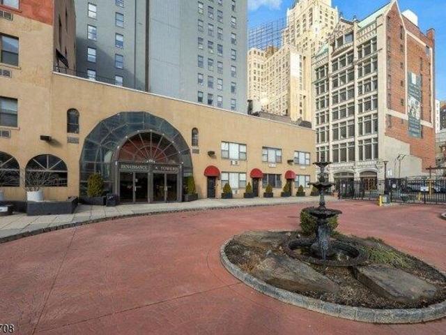 Condo for sale in Newark, New Jersey