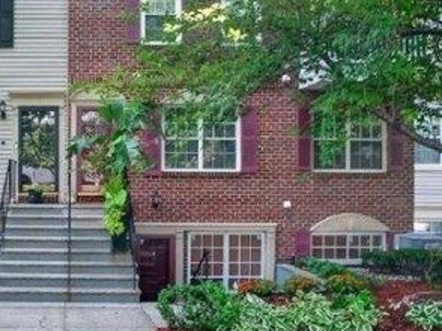Condo for sale in Newark, Essex County
