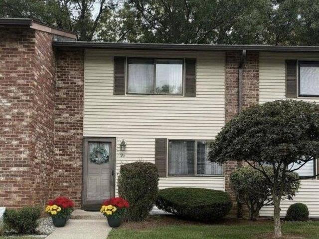 House for sale in Newington, Capitol Planning Region