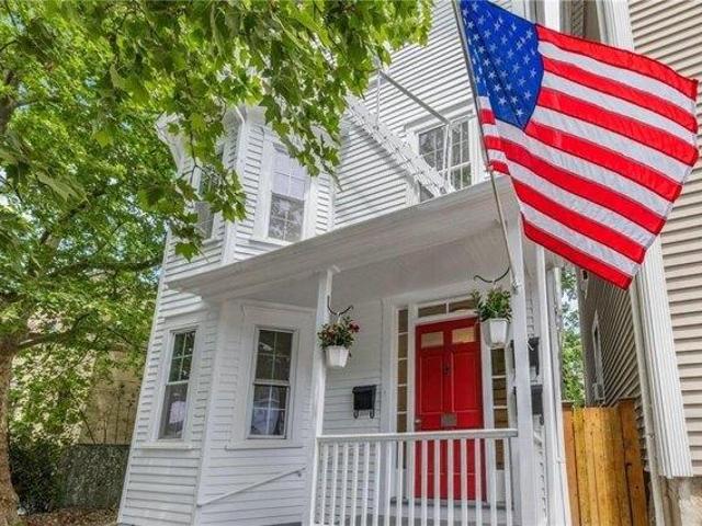 Condo for sale in Newport, Newport County