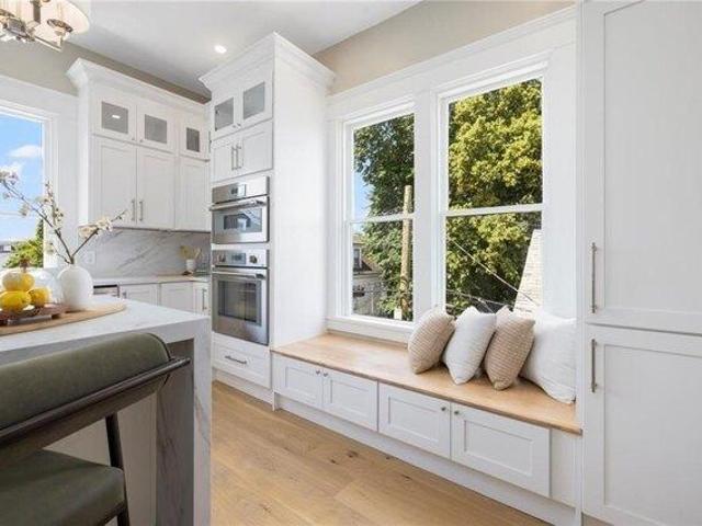Condo for sale in Newport, Newport County