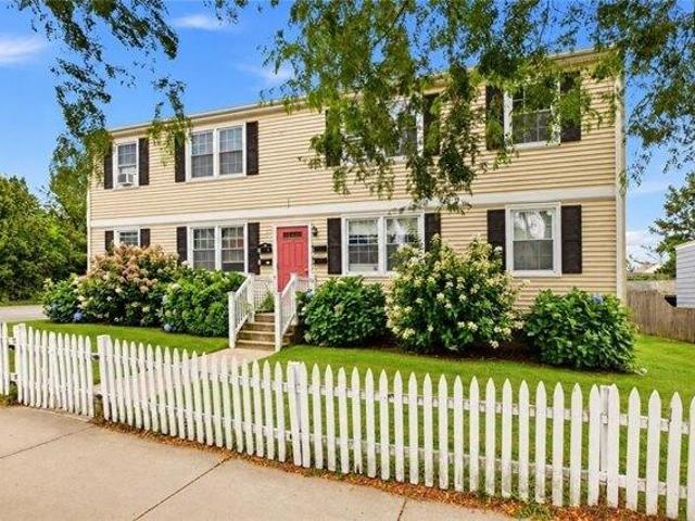 Condo for sale in Newport, Newport County
