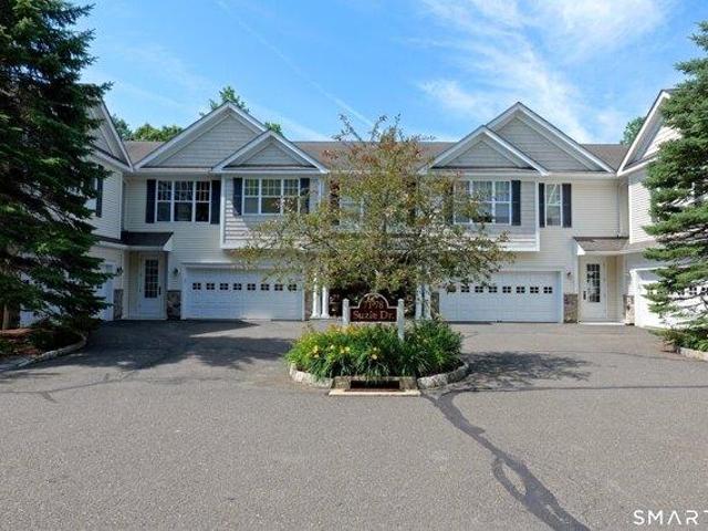 Condo for sale in Newtown, Connecticut