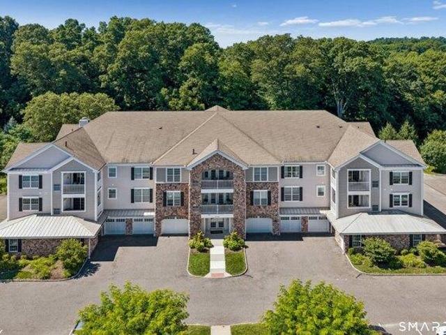 Condo for sale in Newtown, Connecticut