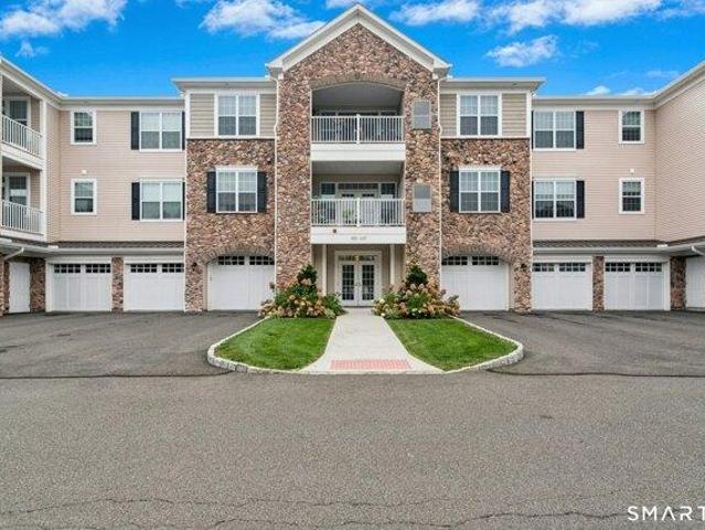 Condo for sale in Newtown Woods, Newtown