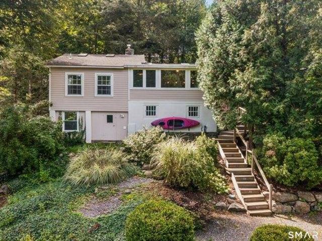 House for sale in Cedarhurst, Newtown