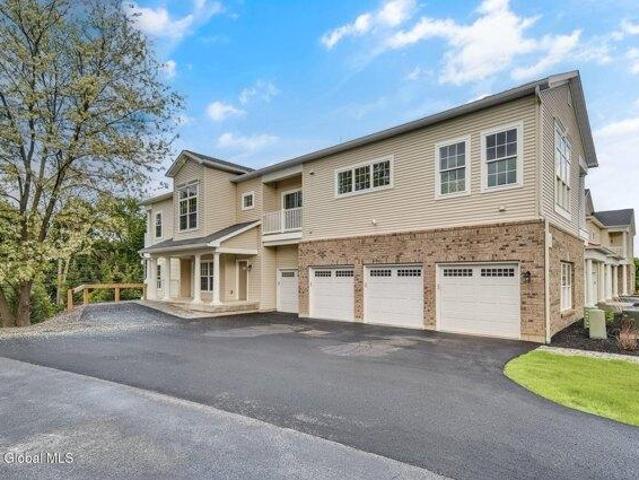 Condo for sale in Niskayuna
