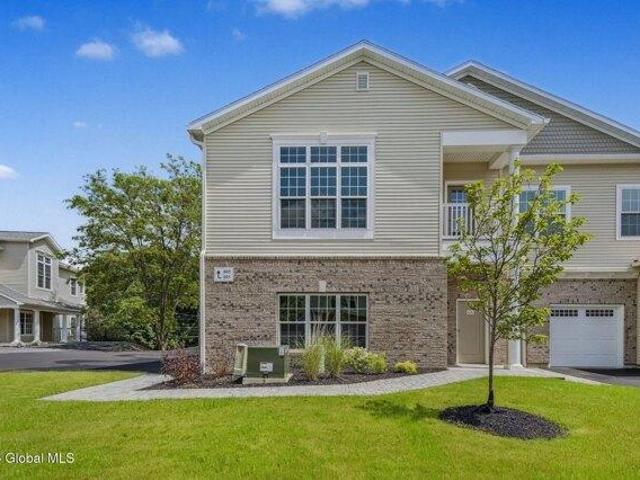 Condo for sale in Niskayuna