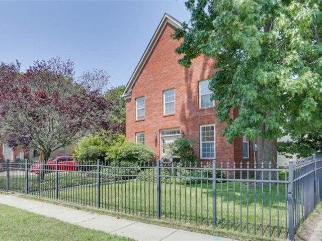 Condo for sale in Norfolk