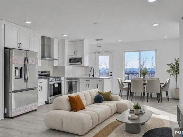 Condo for sale in Hudson, New Jersey