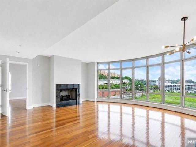 Condo for sale in Hudson, New Jersey
