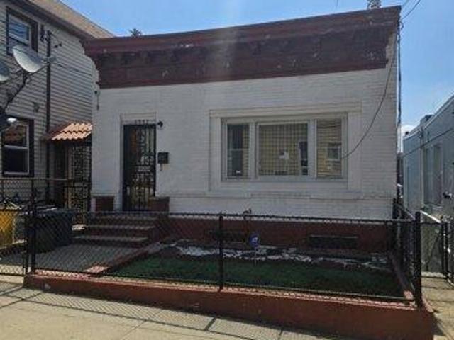 House for sale in Hudson, New Jersey