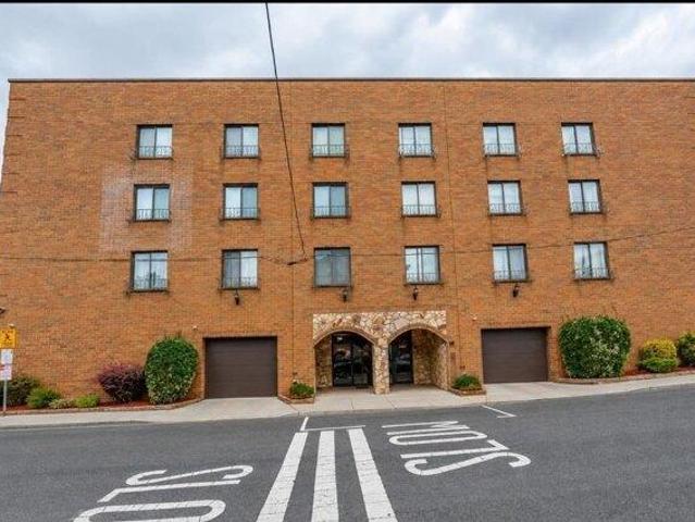 Condo for sale in North Bergen, Hudson County