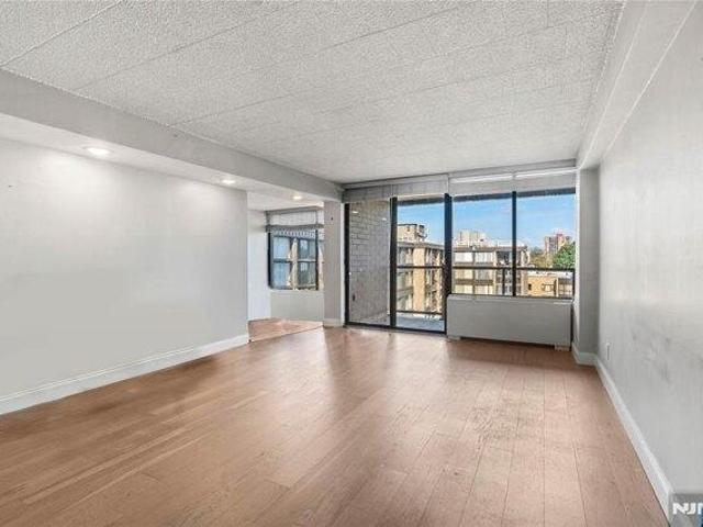 Condo for sale in Hudson, New Jersey