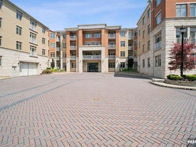 Condo for sale in North Bergen