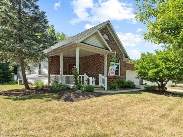 Condo for sale in North Canton
