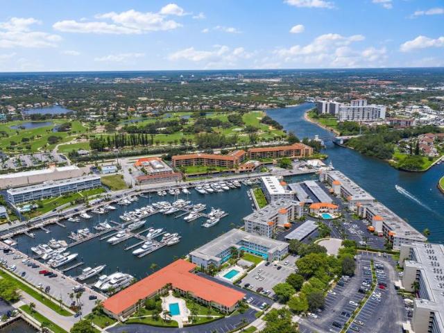 Room for rent in North Palm Beach, Florida