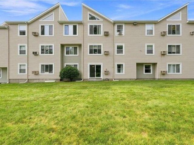 Condo for sale in North Providence, Providence County