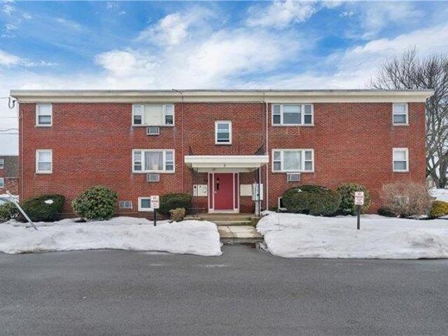 Condo for sale in North Providence, Rhode Island