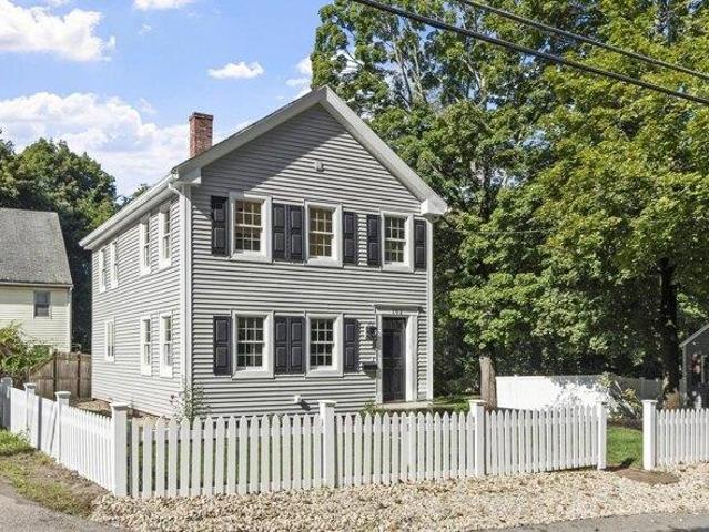 House for sale in North Reading, Middlesex County