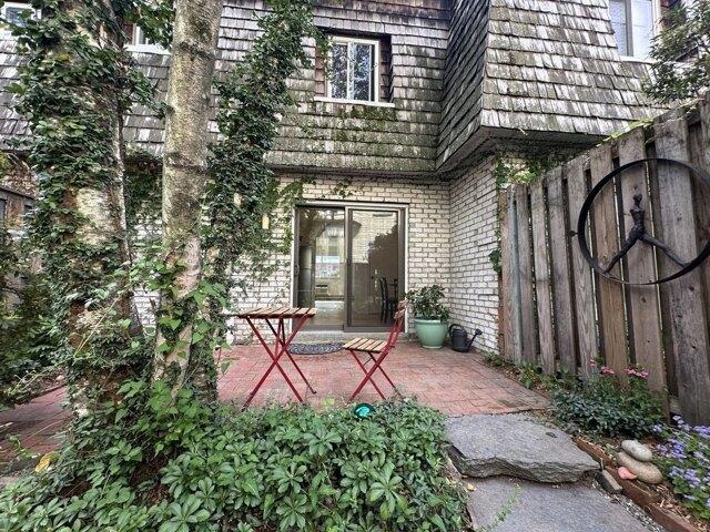 Condo for sale in Northampton, Hampshire County
