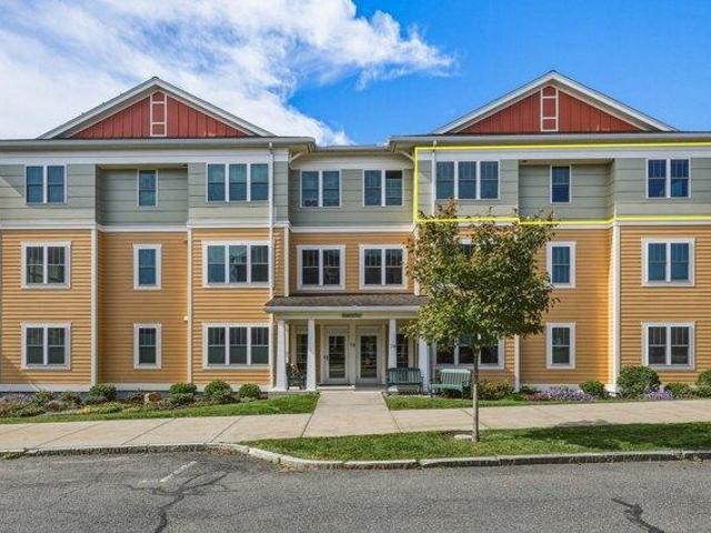 Condo for sale in Northampton, Hampshire County