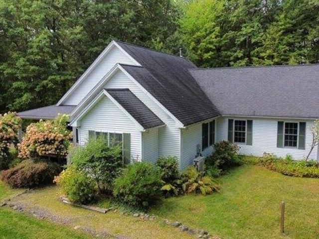House for sale in Pine Grove, Northampton