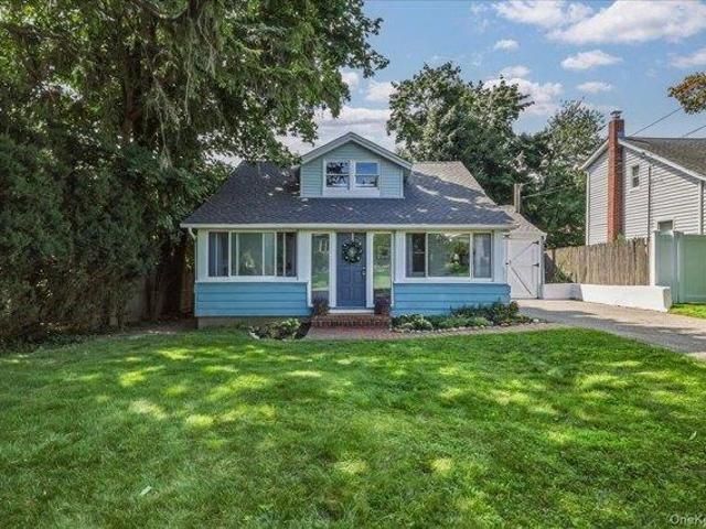 House for sale in Huntington, New York