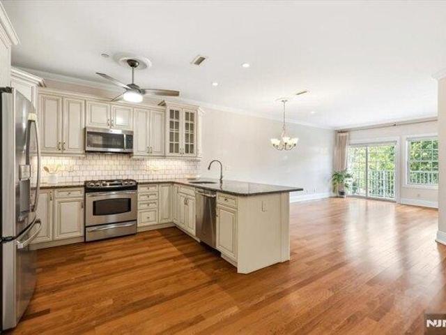 Condo for sale in Northvale, New Jersey