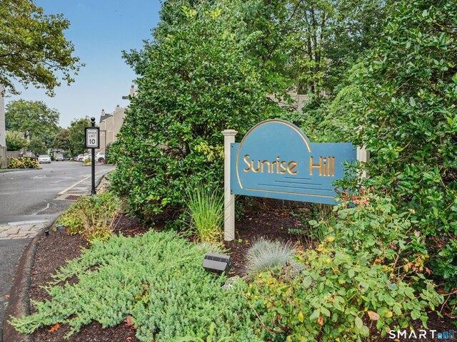 House for sale in Winnipauk Village, Norwalk