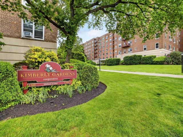 House for sale in Glenwood, New York