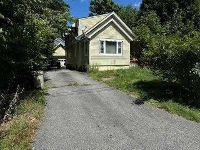 House for sale in Oakland, New Jersey