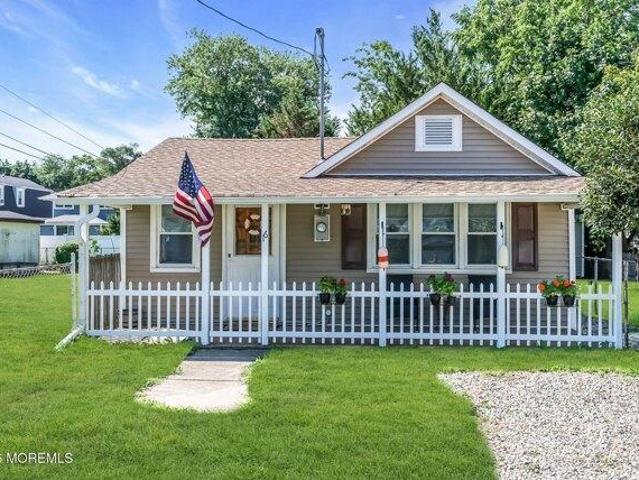 House for sale in Ocean Gate, New Jersey