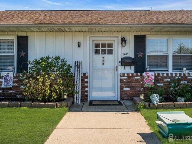 Condo for sale in Cliffwood, New Jersey