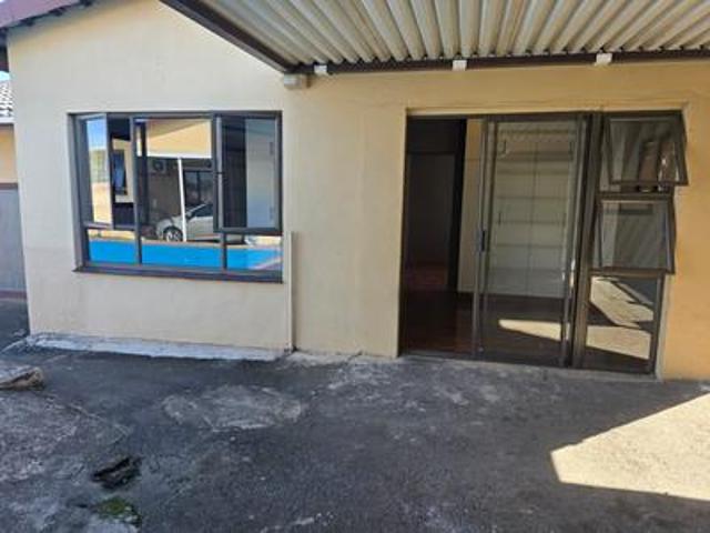 House for rent in Chatsworth