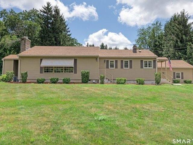 House for sale in Oxford, Connecticut
