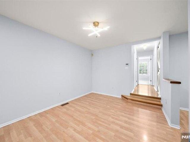 Condo for sale in Palisades Park, New Jersey