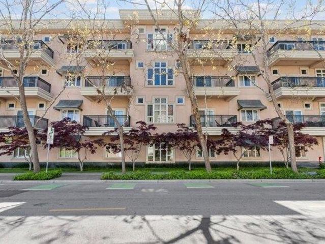 Condo for sale in Palo Alto, California