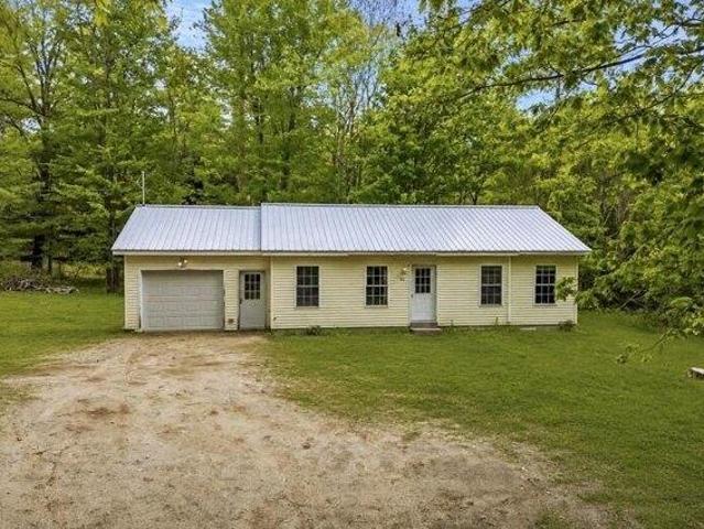 House for sale in Paris, Maine